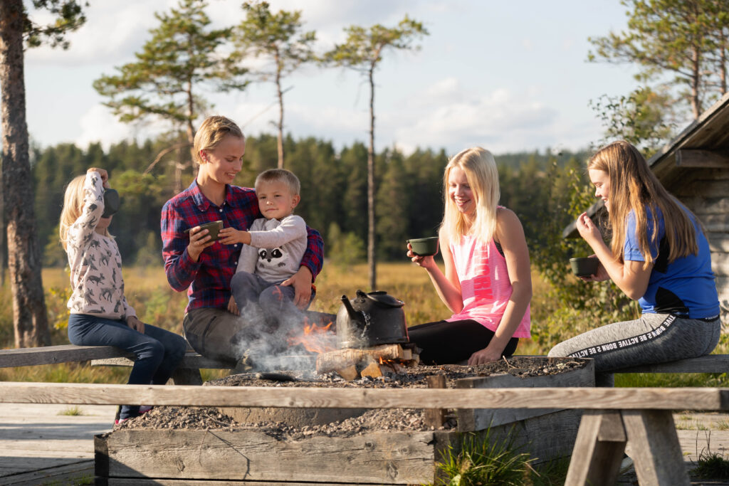 Vandring i södra Dalarna | Perfekt för barn & nybörjare | Säfsen Vandring i södra Dalarna | Perfekt för barn & nybörjare