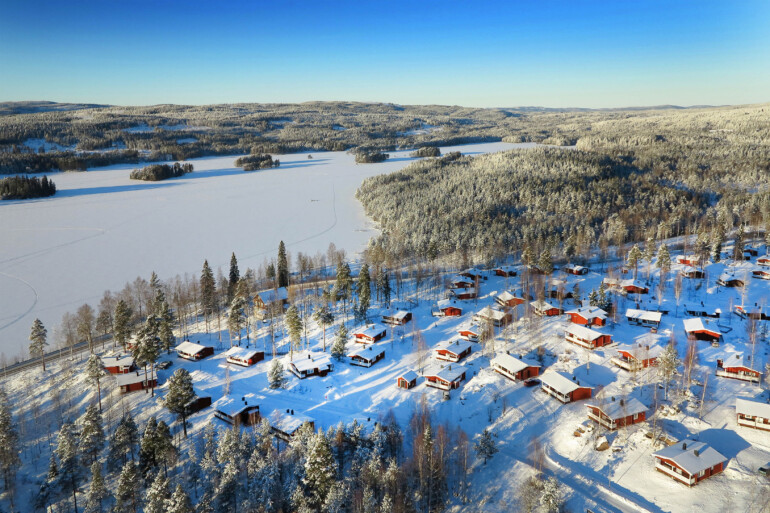 Översiktsbild Säfsen stugby och Säfssjön.