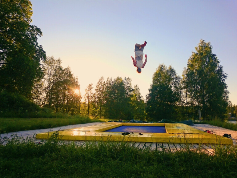 SnowCamp trampolin