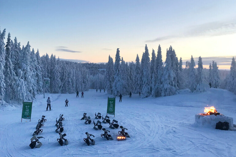 Denna bild har ett alt-attribut som är tomt. Dess filnamn är Snowracer-fran-toppen-i-Safsen-1024x683.jpg