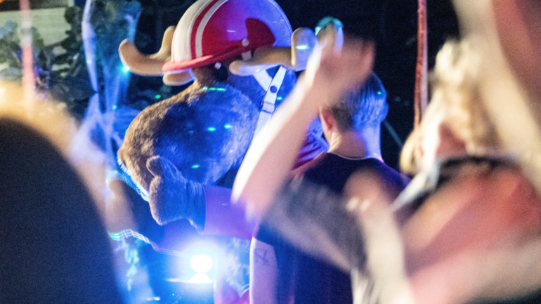Säfsens maskot Filurius på barndisco